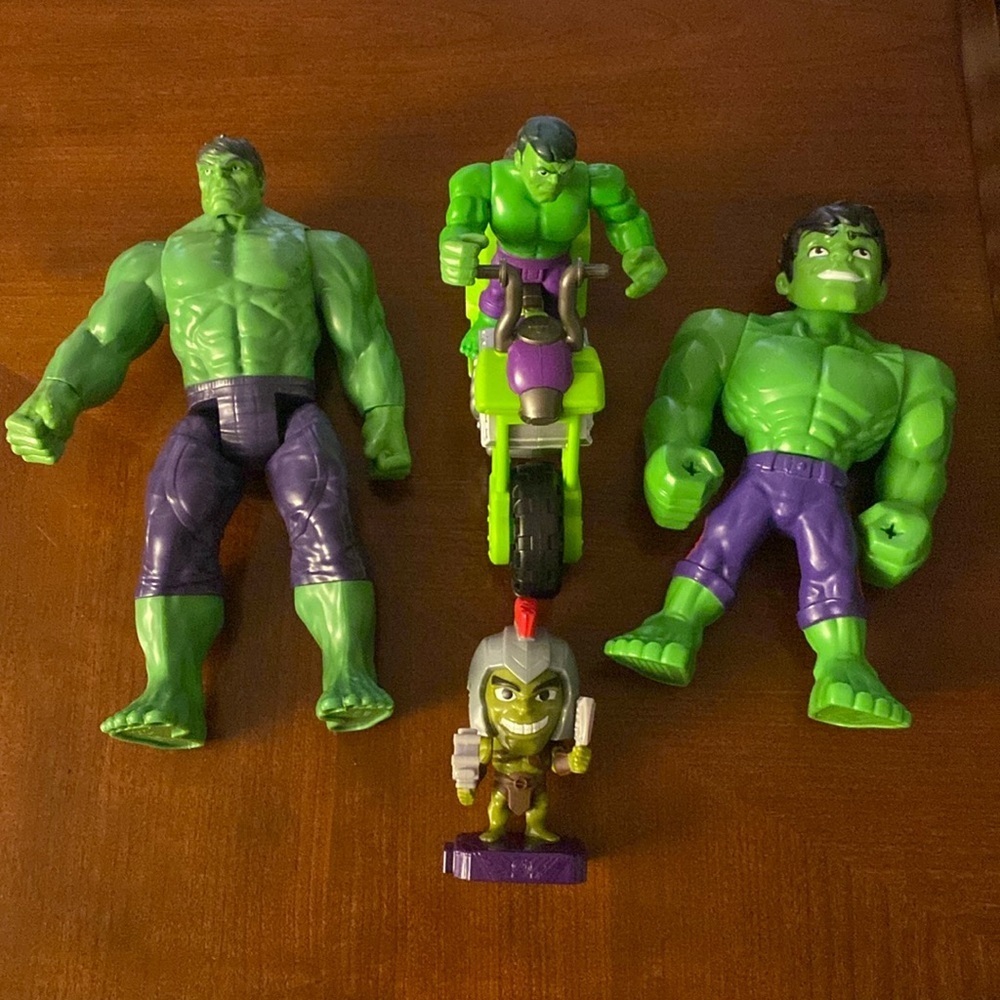 Hulk characters lot